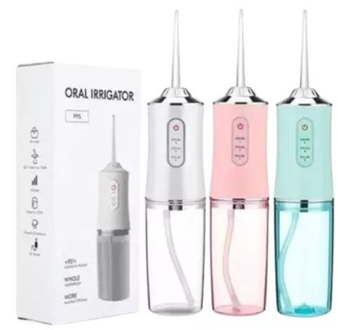 Irrigador oral portátil